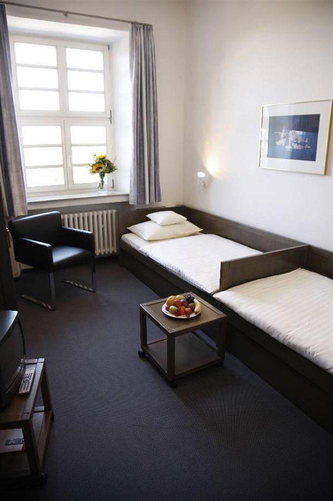 Kardinal Schulte Haus Hotel Bergisch Gladbach Exterior foto