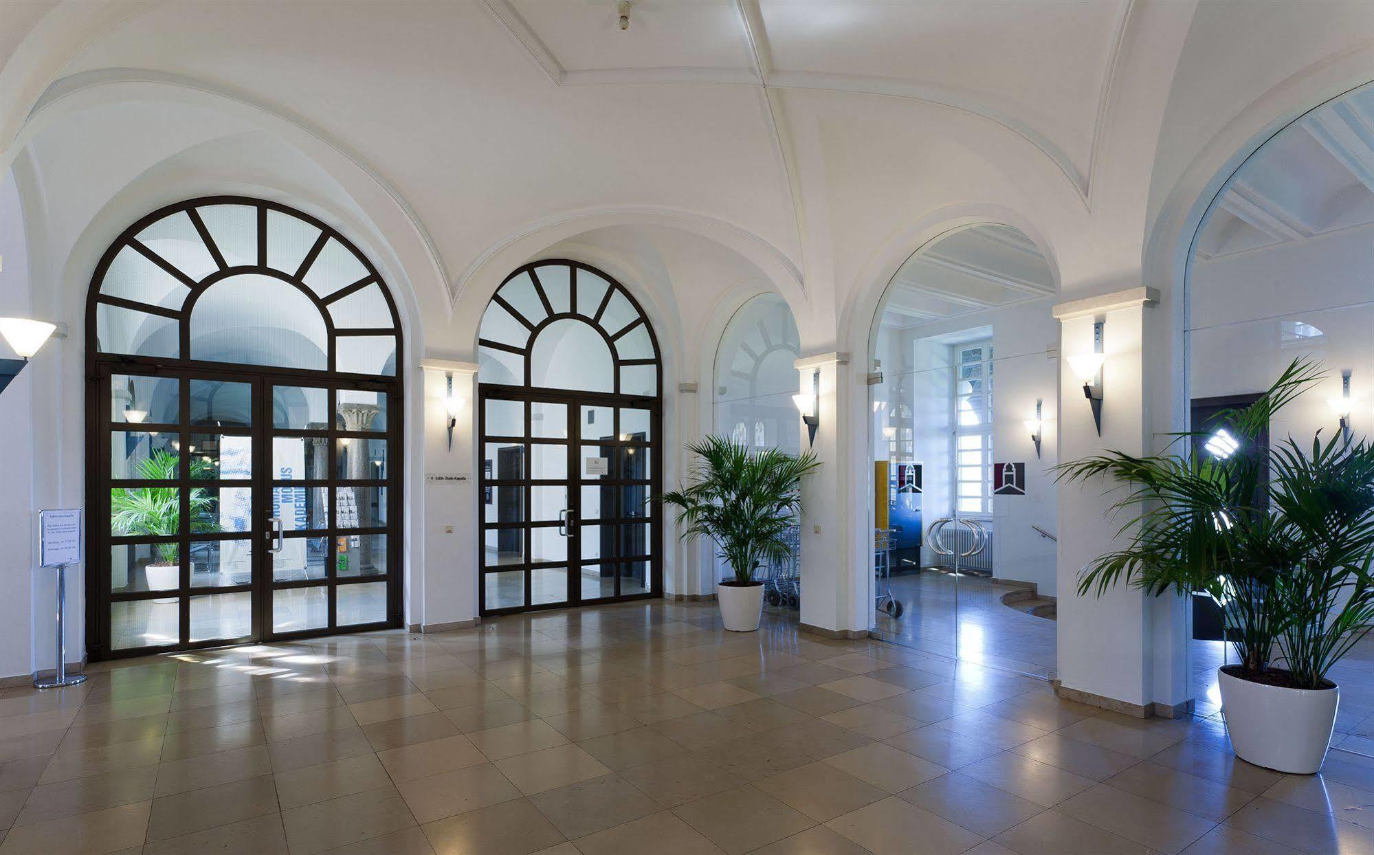 Kardinal Schulte Haus Hotel Bergisch Gladbach Exterior foto